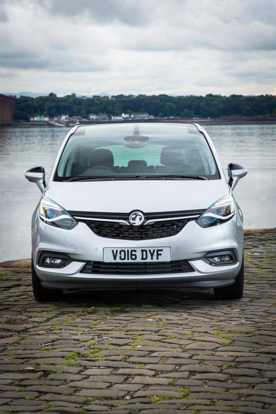  Vauxhall Zafira Tourer 2016 года  (фото 14 из 32)